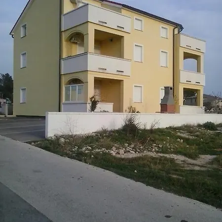 Elza Apartment