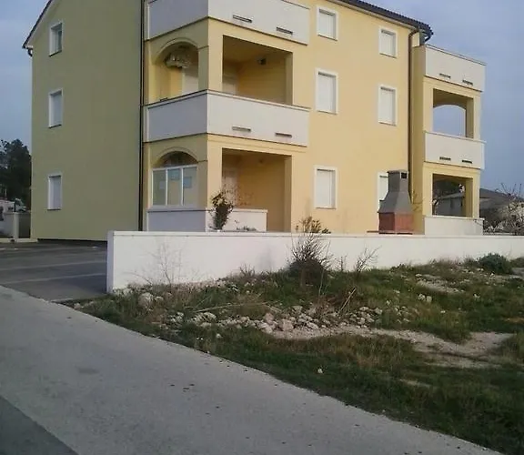Elza Apartment