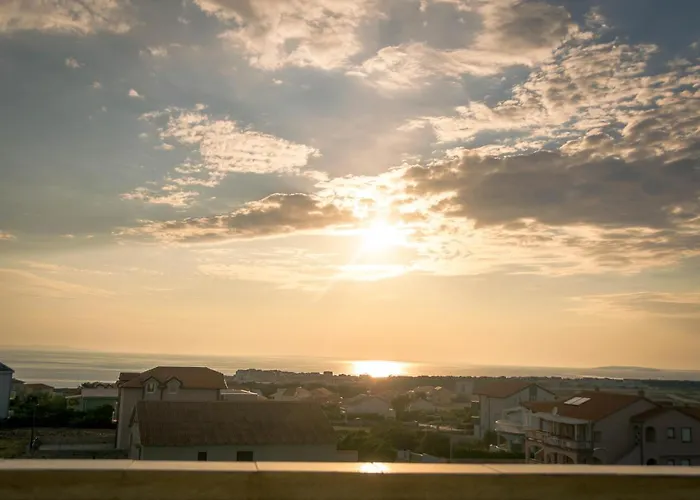 Elza アパート ポヴリャナ